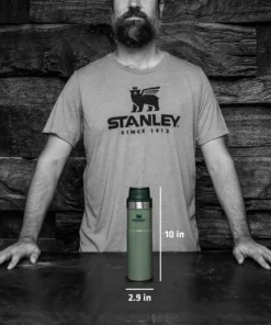 STANLEY CLASSIC TRIGGER-ACTION TRAVEL MUG 20 OZ Water