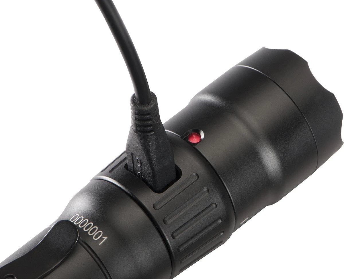 Flashlights Pelican 7600 Tactical Flashlight 2 Flashlights Pelican 7600 Tactical Flashlight