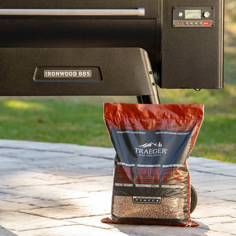 TRAEGER SIGNATURE BLEND BBQ WOOD PELLETS 3 TRAEGER SIGNATURE BLEND BBQ WOOD PELLETS